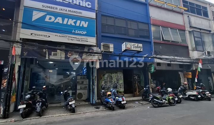 Ready-to-Occupy Shop House in a Strategic Location in Front of Cipete MRT Station 2