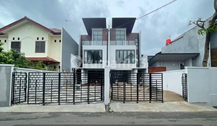 Brand New House in a Good and Strategic Location Opposite Citos, South Jakarta