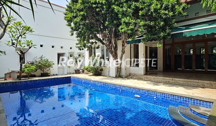 Rumah Terawat Siap Huni Dekat Cipete Raya Lingkungan Tenang 