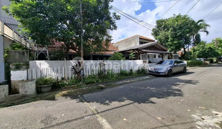 Old House Including Land in Terogong Complex, South Jakarta Old House Including Land in Terogong Complex, South Jakarta
