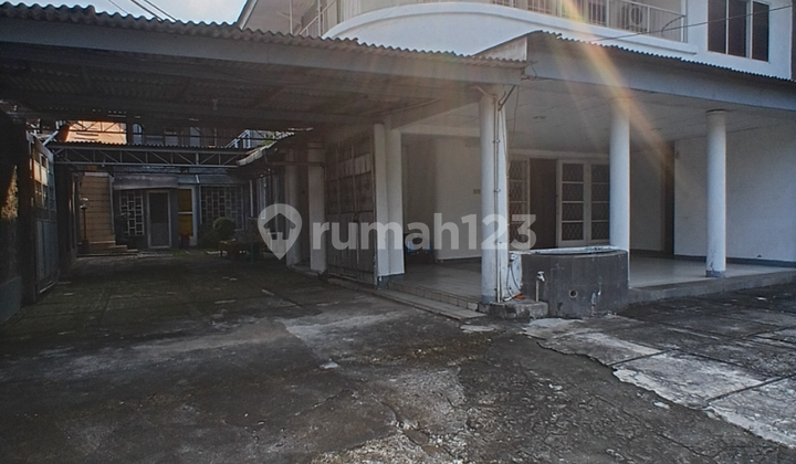 Bangunan Vintage Di Jalan Sisimangaraja Kebayoran Baru Jaksel