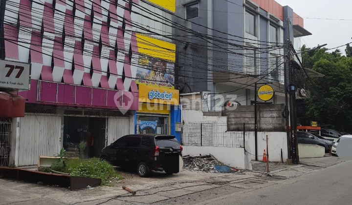 For Rent: Three-Story Row Shop in Cipete Raya Area Near MRT Station 2