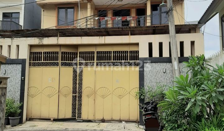 For Sale 2-Story House with Multiple Rooms in Jagakarsa, South Jakarta