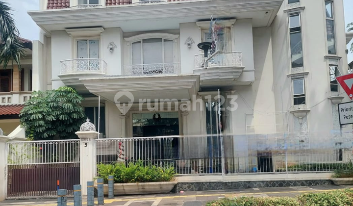 Premium Commercial Space for Rent in Senopati Area, South Jakarta