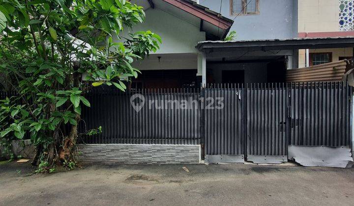 Rumah Lama Terawat di Cinere Dalam Komplek 1