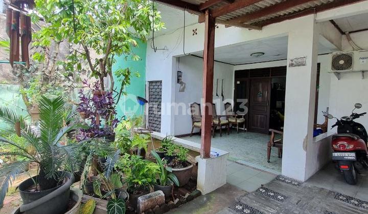 Rumah Lama Terawat Di Ciputat 2