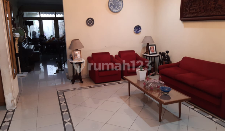 Rumah Tua Hitung Tanah Area Martimbang Kebayoran Baru