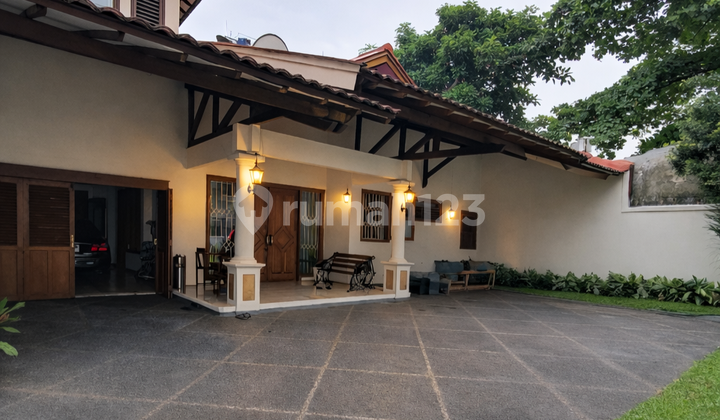 Classic 2-Story House in Abdul Majid Cipete, 500 Meters to Haji Nawi MRT Station