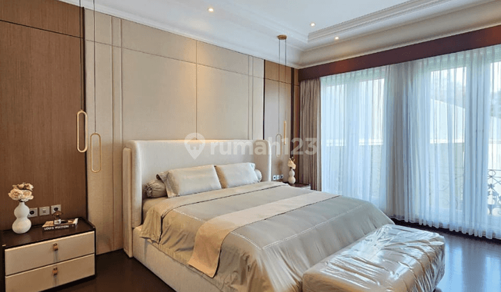 Rumah Impian American Classic Full Furnished di Menteng Jakarta Pusat 2