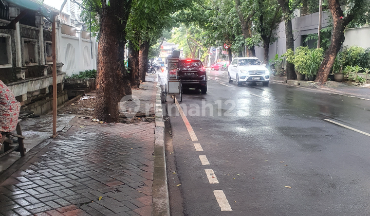 Commercial Location House in Darmawangsa, Suitable for Restaurant