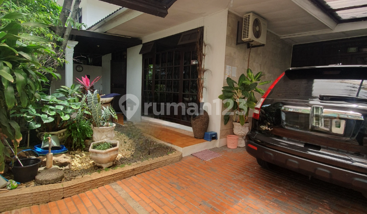 House in a Complex in Gandaria South, 5 Minutes Walking Distance to MRT