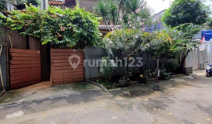 Dijual Rumah di Dalam Komplek Cipete Lokasi Tenang 