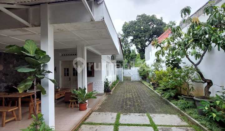 Classic Move-In Ready 1-Story House in Menteng Area in Front of the Park