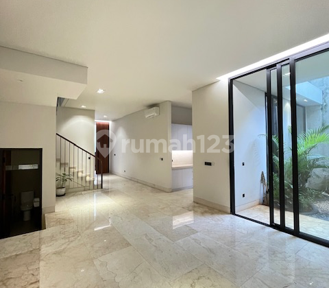Rumah Cantik Brand New Townhouse Kemang Jakarta Selatan 2