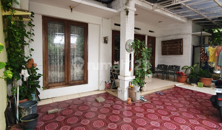 Affordable Well-Main House in a Complex in Tanjung Barat 2