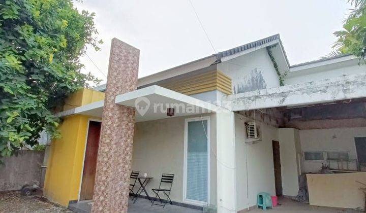 Rumah dalam komplek di Puri Flamboyan Rempoa Ciputat Tangerang Selatan lokasi strategis dekat Bintaro dan Pondok Pinang

 1