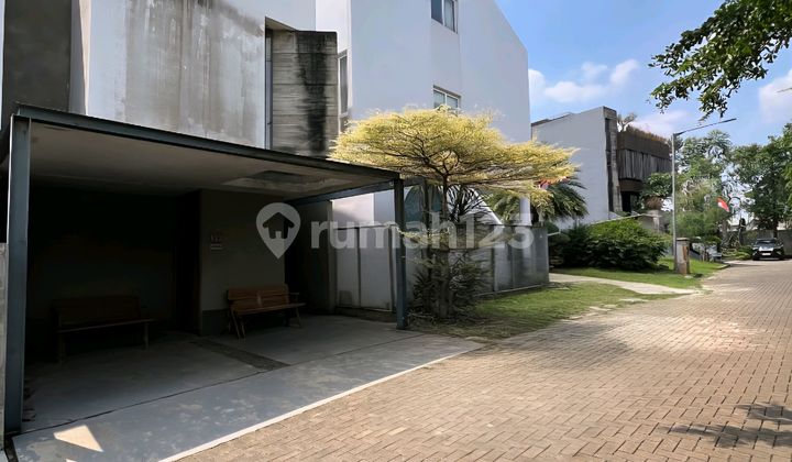 Industrial House Dalam Kompleks Ozone Residence Veteran Jakarta Selatan