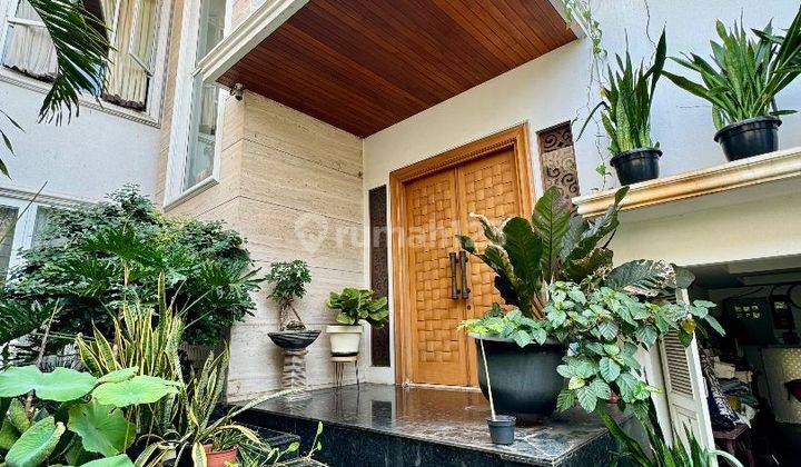 Rumah Mewah Cantik Furnished dekat Stasiun MRT Cipete Jakarta Selatan 1