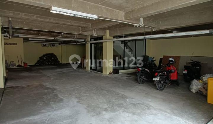 Ready-to-Use New Boarding House with Strategic Location Near Pondok Indah 2