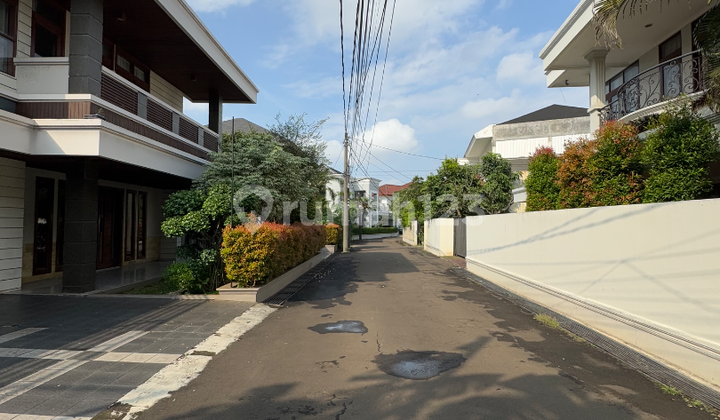 Rumah Siap Huni Dalam Kompleks Di Kemang Harga Dibawah Njop