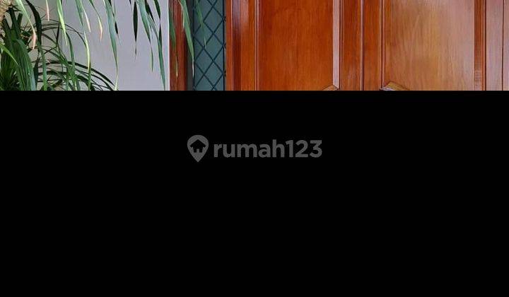 Rumah 2 Lantai Lokasi Strategis Di Kebayoran Baru Jakarta Selatan

 1