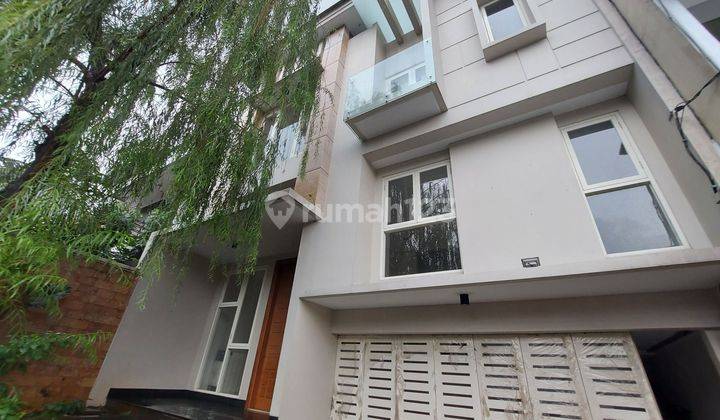 Rumah cantik dekat Gandaria City 1