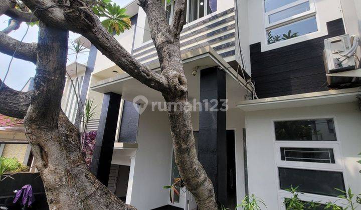 Rumah cantik siap huni di Pondok Indah 2