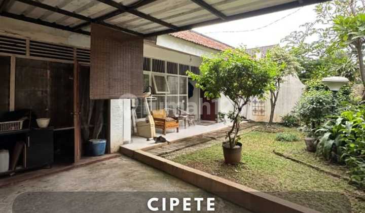Old House Counts Land in Cipete Complex