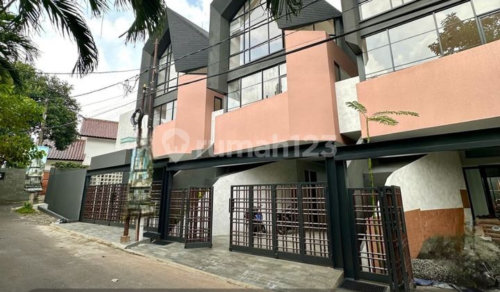 Rumah Baru Minimalis Dalam Kompleks Cipete Kemang