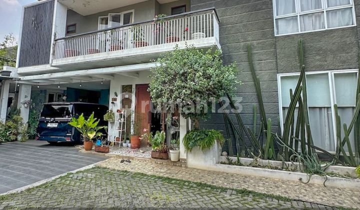 Rumah Cantik Dalam Townhouse Dekat Stasiun Mrt Lebak Bulus