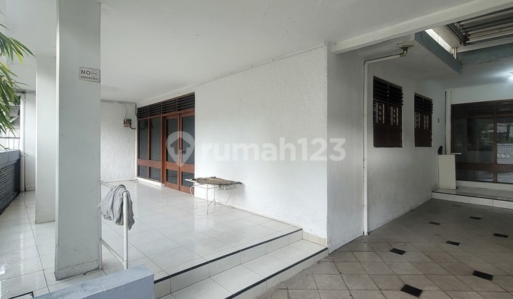 Rumah Lama Terawat di Benhil Cocok untuk Kostan 2