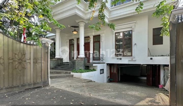 Rumah Klasik Modern Di Kuningan Barat