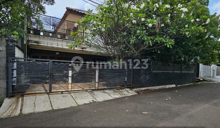 Rumah Siap Huni Dalam Kompleks Senayan