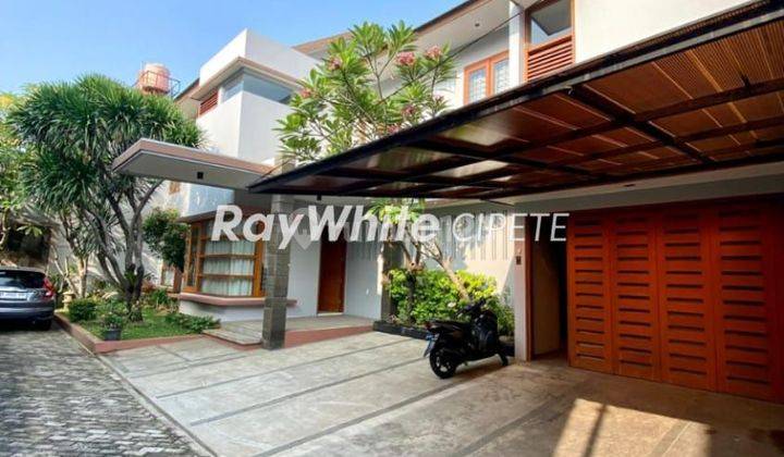 Rumah Tropis Modern Dekat Stasiun Mrt Cipete 2