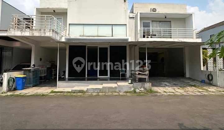 Beautiful House in Lebak Bulus Complex