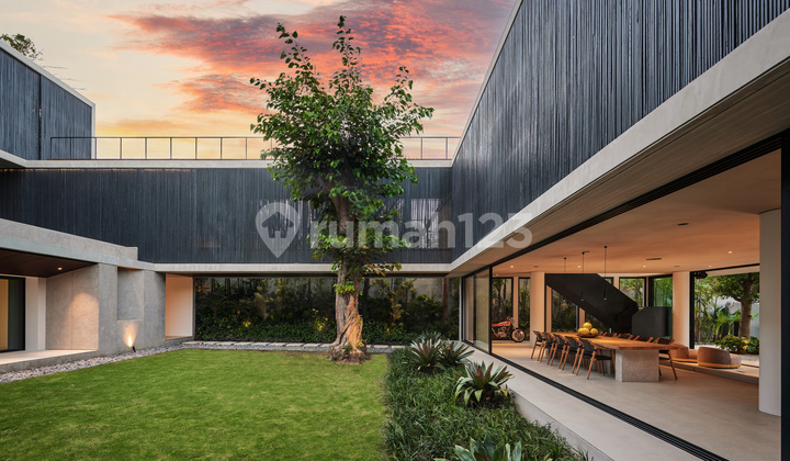 Rumah dengan system pintar, SHM  Pererenan, Badung