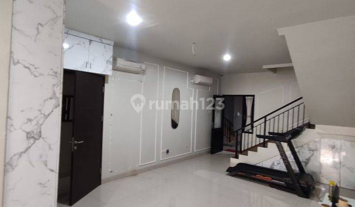 Rumah 3 Lantai Luas 300 M2 di Kelapa Gading, Jakarta Utara 2