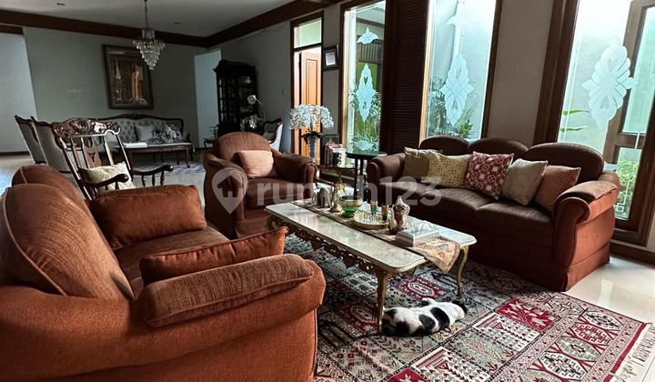 Rumah Tropis Modern 15X40 Furnished di Pancoran Jakarta