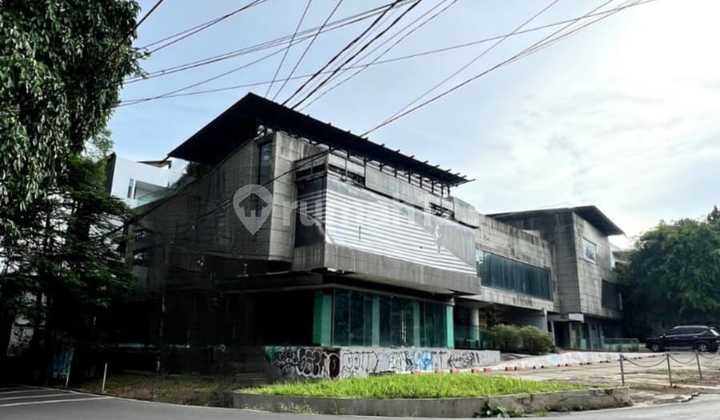 Dijual Gedung 3000 SQM Ex Showroom Di Kemang Jakarta Selatan