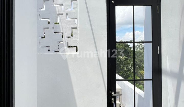 Rumah Mewah 3LT 14,5x18 Siap Huni Di De Latinos BSD Tangerang 18