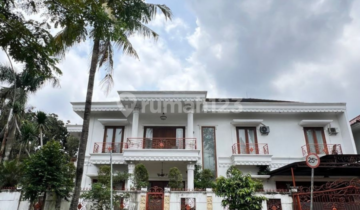 Rumah Mewah 2 Lantai 5+2Kt Luas 520 Meter di Bintaro 2