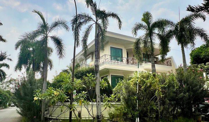 Rumah Mewah Hoek Luas 300 KT 2+2 SHM di Puri Indah Jakarta Barat 1