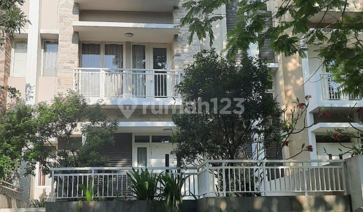 Townhouse 7,5x16 4LT Siap Huni Di Sherwood Klp Gading Townhouse 7,5x16 4LT Siap Huni Di Sherwood Klp Gading