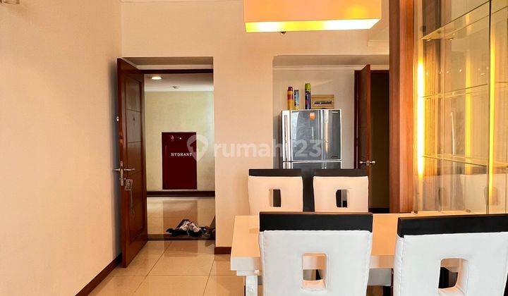 ruang makan apartement marbella kemang residence 3br