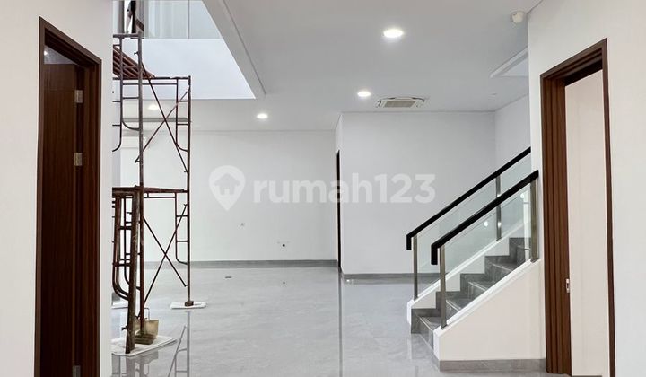 Rumah Mewah 3LT 14,5x18 Siap Huni Di De Latinos BSD Tangerang 8