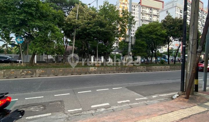 Semi-Furnished Building and House, 3,849 Square Meters in Pejaten, Jakarta