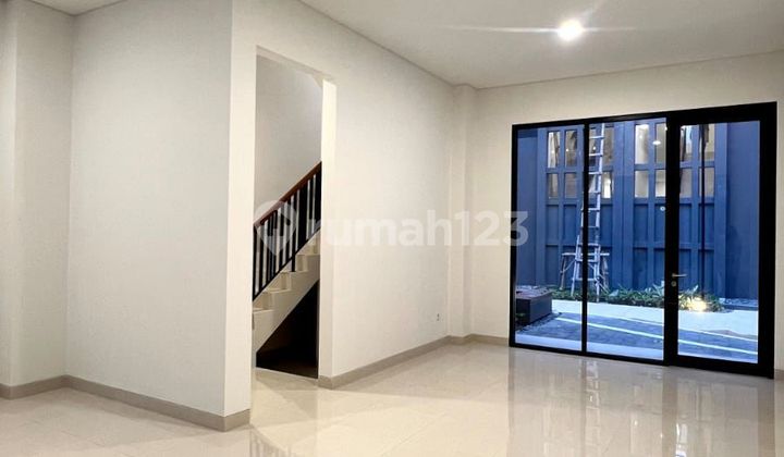 Ruko 3 Lantai 6X15 Area Strategis di Bsd City