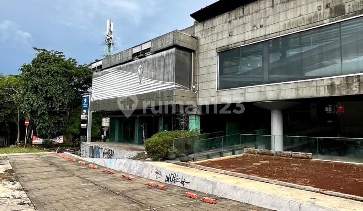 Dijual Gedung 3000 SQM Ex Showroom Di Kemang Jakarta Selatan