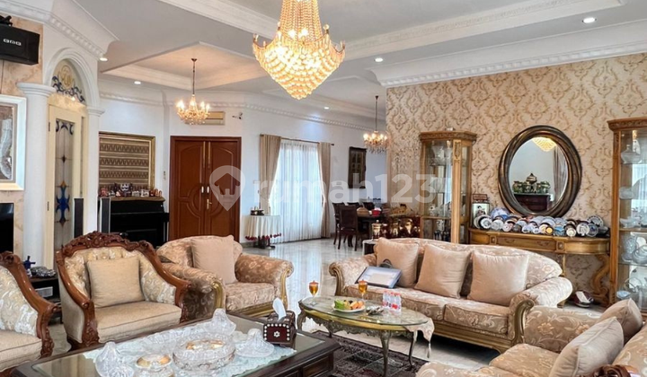 Rumah Mewah 2 Lantai 5+2Kt Luas 520 Meter di Bintaro