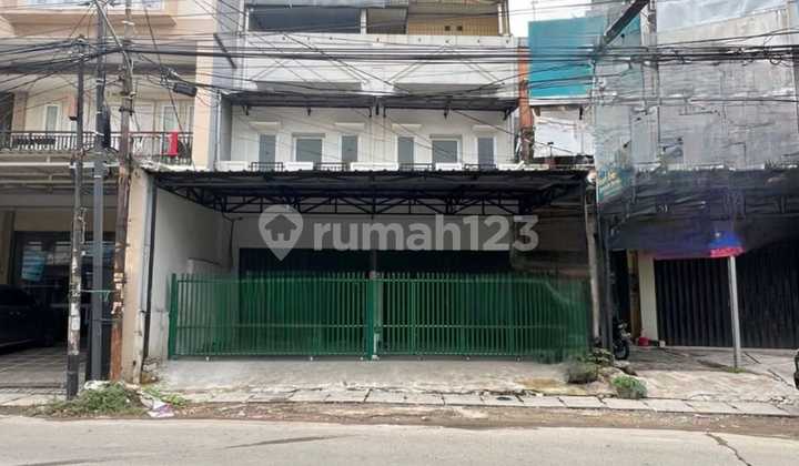 Ruko 2 Unit Gandeng 3LT Luas 84 Meter Di Klp Dua Gading Serpong